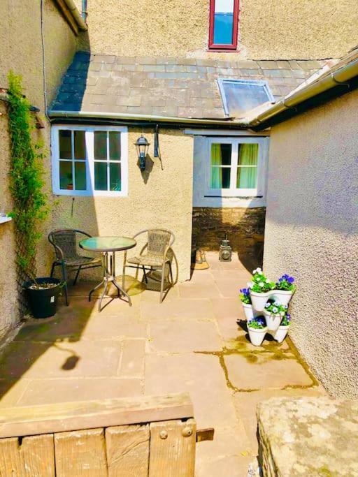 Cosy Farmhouse Escape In Monmouthshire Villa Wolves Newton Exterior foto